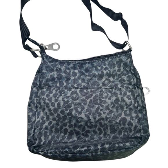 Baggallini Joey Bagg Nylon Crossbody Black and Grey Cheetah Print Small‎ - Picture 2 of 10